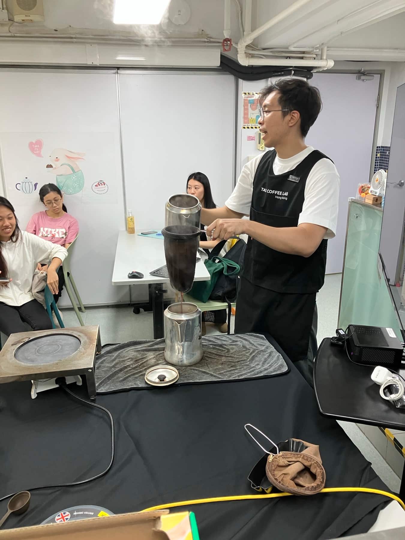 撞茶示範